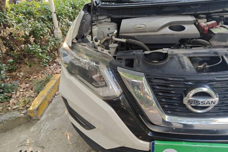 Used Nissan X-Trail 2017 2.0L CVT Comfort Edition 2WD Right Front Headlight