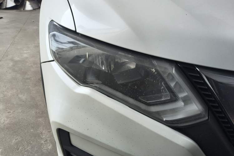 Used Nissan X-Trail 2017 2.0L CVT Comfort Edition 2WD Right Front Headlight