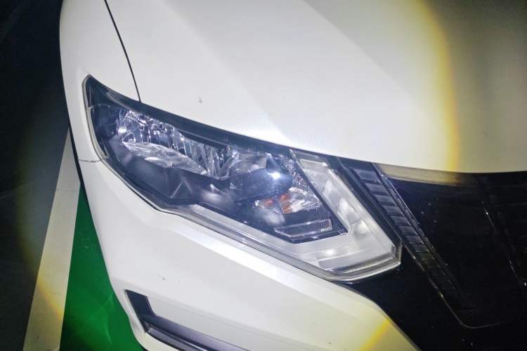 Used Nissan X-Trail 2017 2.5L CVT Leading Edition 4WD Right Front Headlight