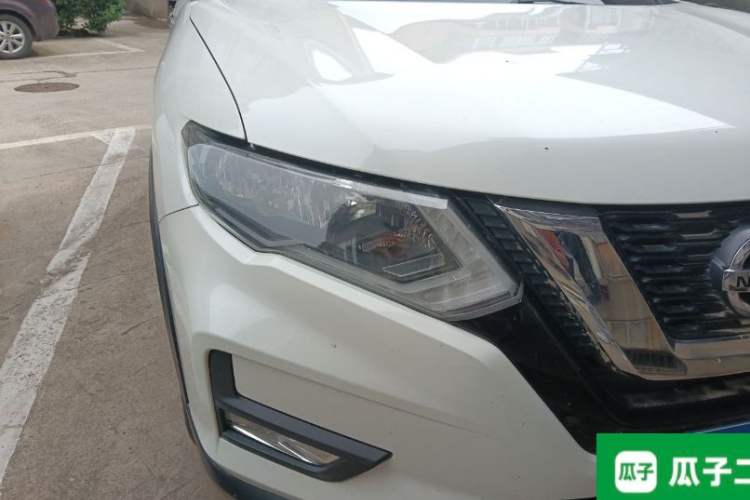 Used Nissan X-Trail 2017 2.0L CVT Comfort Edition 2WD Right Front Headlight