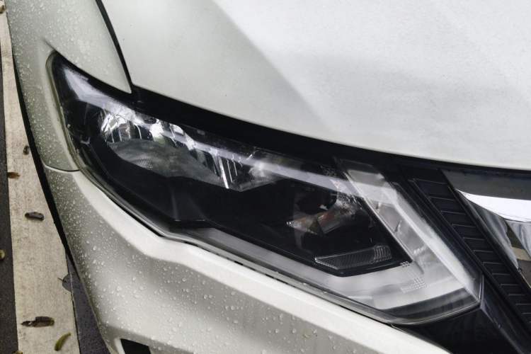 Used Nissan X-Trail 2017 2.0L CVT Comfort Edition 2WD Right Front Headlight