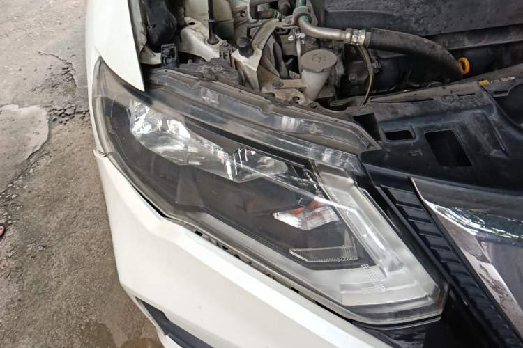 Used Nissan X-Trail 2017 2.0L CVT Comfort Edition 2WD Right Front Headlight