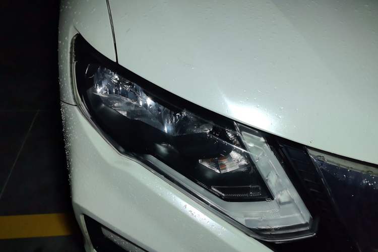 Used Nissan X-Trail 2017 2.0L CVT Comfort Edition 2WD Right Front Headlight