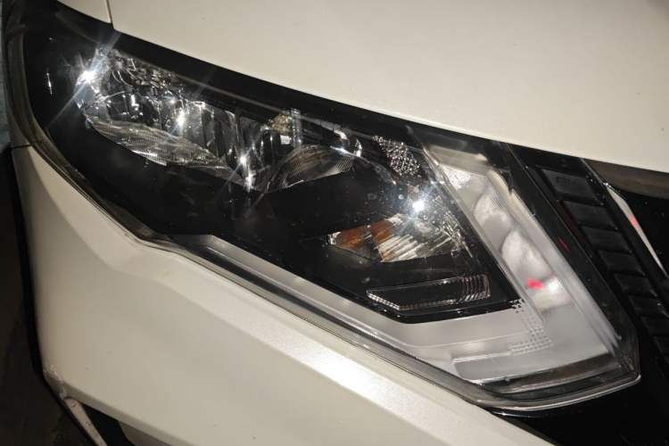 Used Nissan X-Trail 2017 2.0L CVT Comfort Edition 2WD Right Front Headlight
