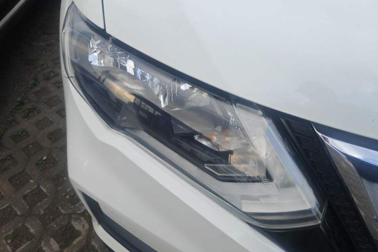 Used Nissan X-Trail 2017 2.0L CVT Comfort Edition 2WD Right Front Headlight