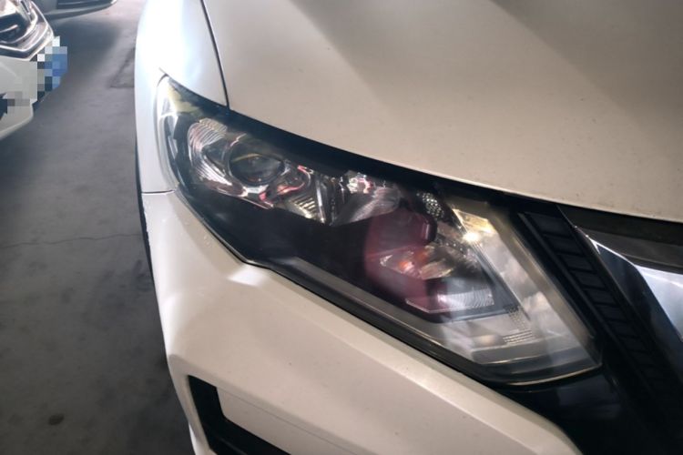 Used Nissan X-Trail 2017 2.0L CVT Comfort Edition 2WD Right Front Headlight