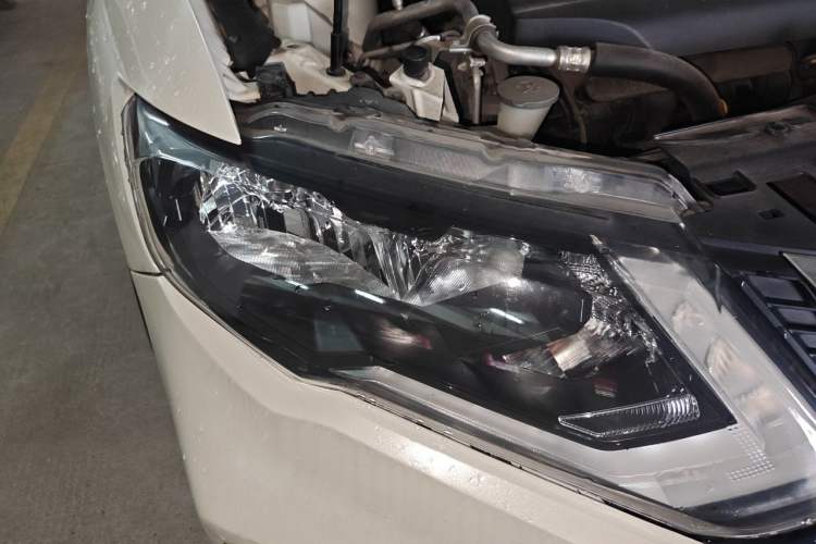Used Nissan X-Trail 2017 2.0L CVT Comfort Edition 2WD Right Front Headlight