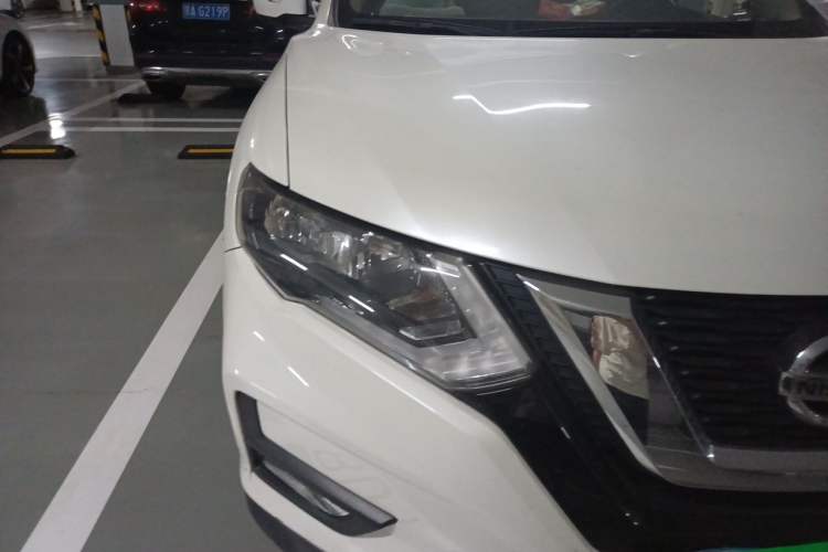Used Nissan X-Trail 2017 2.0L CVT Comfort Edition 2WD Right Front Headlight