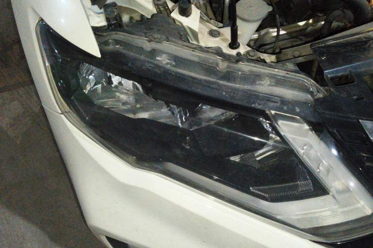 Used Nissan X-Trail 2017 2.0L CVT Comfort Edition 2WD Right Front Headlight