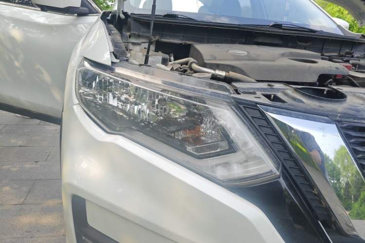 Used Nissan X-Trail 2017 2.0L CVT Comfort Edition 2WD Right Front Headlight