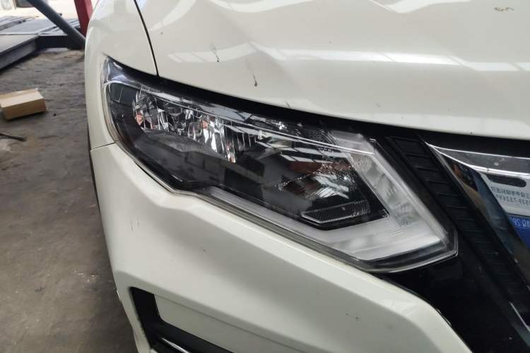 Used Nissan X-Trail 2017 2.0L CVT Comfort Edition 2WD Right Front Headlight