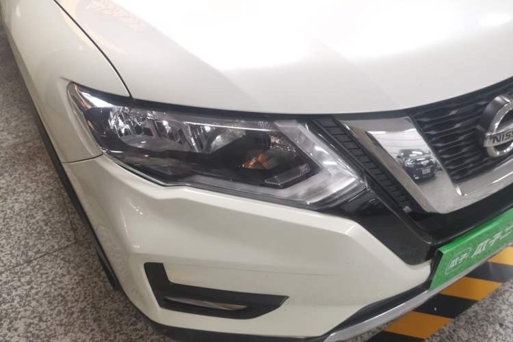 Used Nissan X-Trail 2017 2.0L CVT Comfort Edition 2WD Right Front Headlight