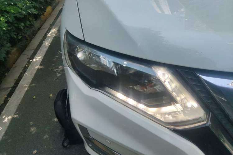 Used Nissan X-Trail 2017 2.0L CVT Comfort Edition 2WD Right Front Headlight