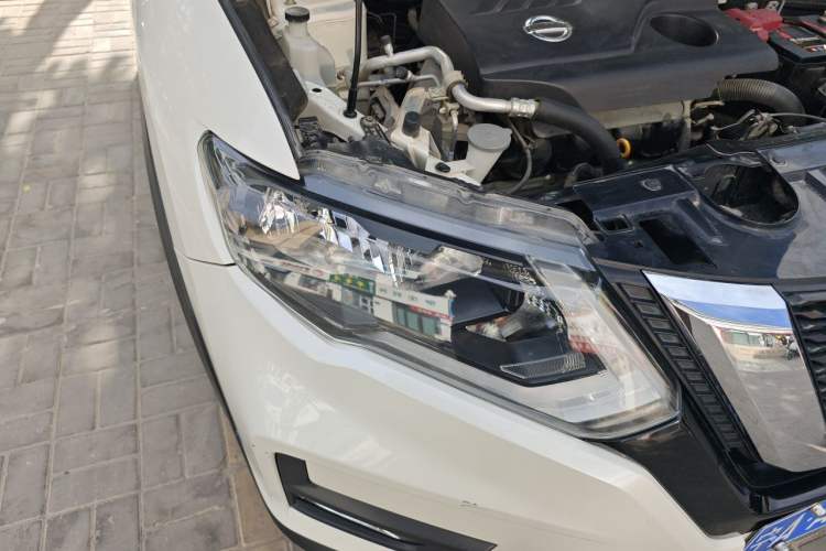 Used Nissan X-Trail 2017 2.0L CVT Comfort Edition 2WD Right Front Headlight