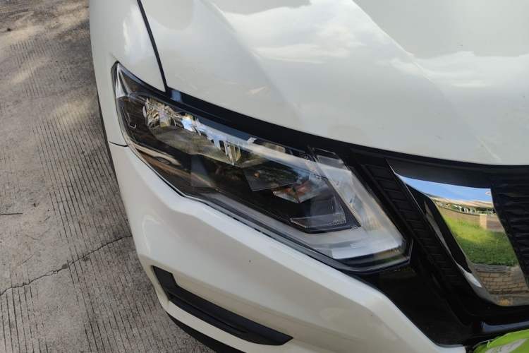 Used Nissan X-Trail 2017 2.0L CVT Comfort Edition 2WD Right Front Headlight
