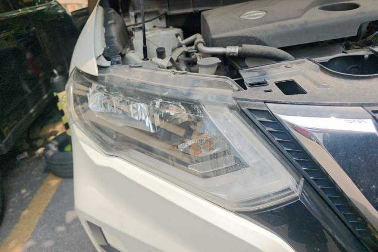 Used Nissan X-Trail 2017 2.0L CVT Comfort Edition 2WD Right Front Headlight