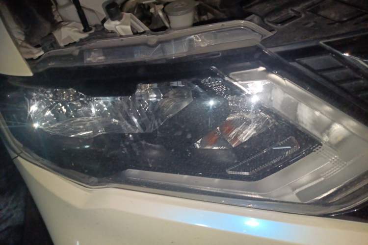 Used Nissan X-Trail 2017 2.0L CVT Comfort Edition 2WD Right Front Headlight