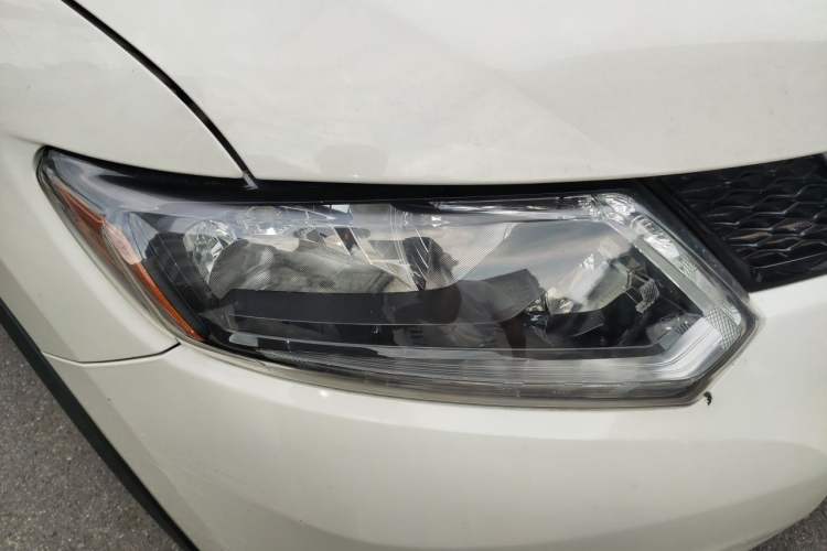 Used Nissan X-Trail 2017 2.0L Manual Classic Edition 2WD Right Front Headlight