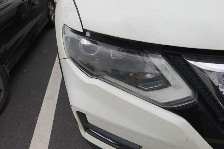 Used Nissan X-Trail 2017 2.0L CVT Comfort Edition 2WD Right Front Headlight
