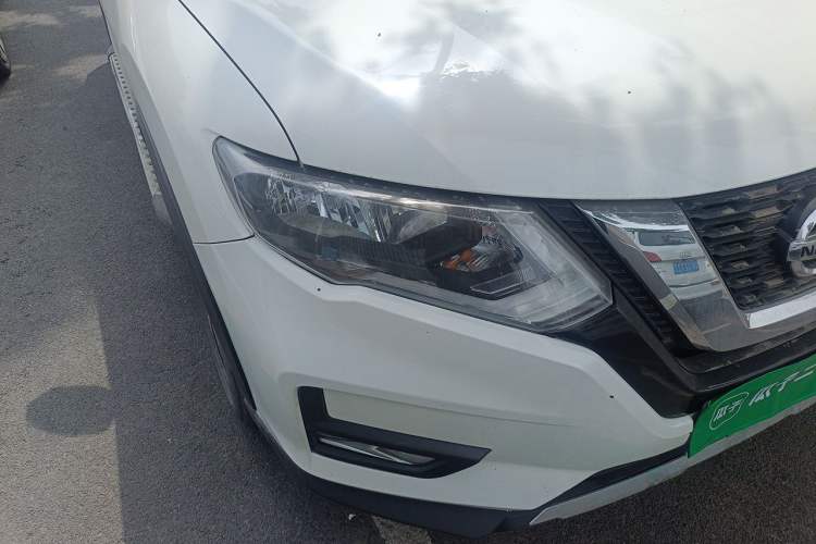 Used Nissan X-Trail 2017 2.5L CVT Leading Edition 4WD Right Front Headlight