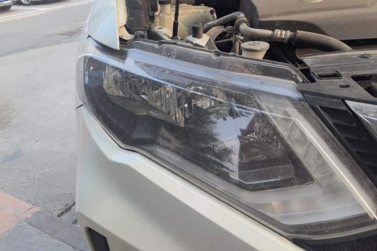 Used Nissan X-Trail 2017 2.0L CVT Comfort Edition 2WD Right Front Headlight