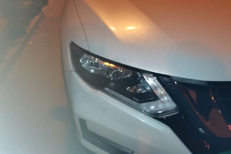 Used Nissan X-Trail 2017 2.0L CVT Comfort Edition 2WD Right Front Headlight