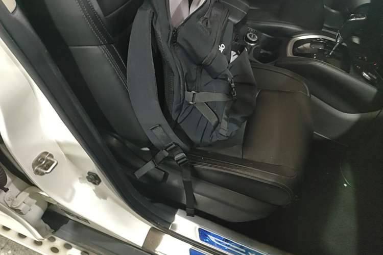 Used Nissan X-Trail 2017 2.5L CVT Luxury Edition 4WD Right Front Seat