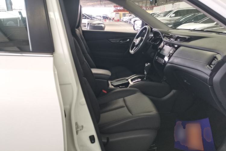Used Nissan X-Trail 2017 2.0L CVT Comfort Edition 2WD Right Front Seat
