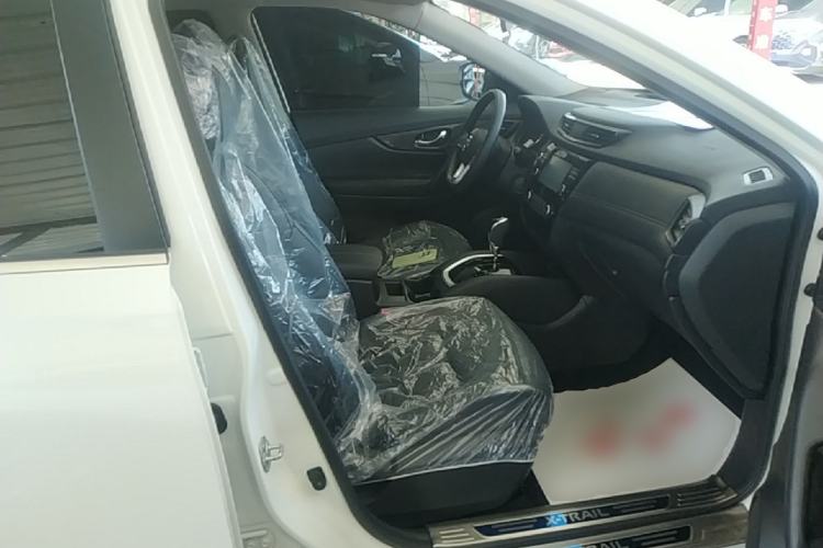 Used Nissan X-Trail 2017 2.0L CVT Comfort Edition 2WD Right Front Seat