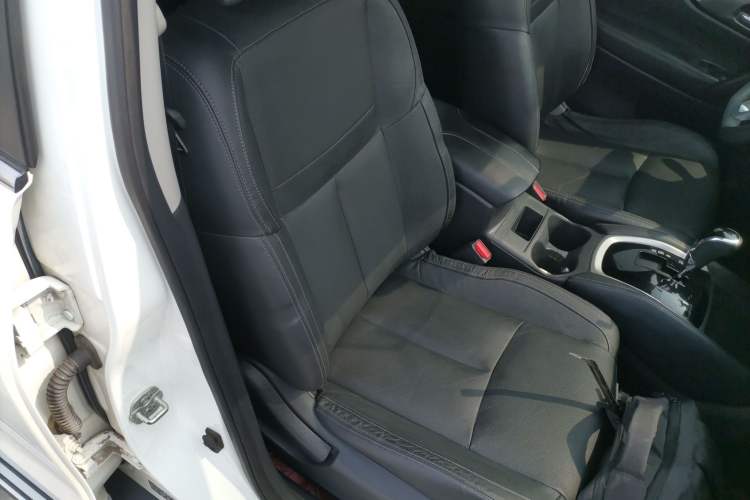 Used Nissan X-Trail 2017 2.0L CVT Comfort Edition 2WD Right Front Seat