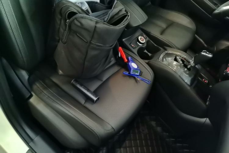 Used Nissan X-Trail 2017 2.5L CVT Luxury Edition 4WD Right Front Seat