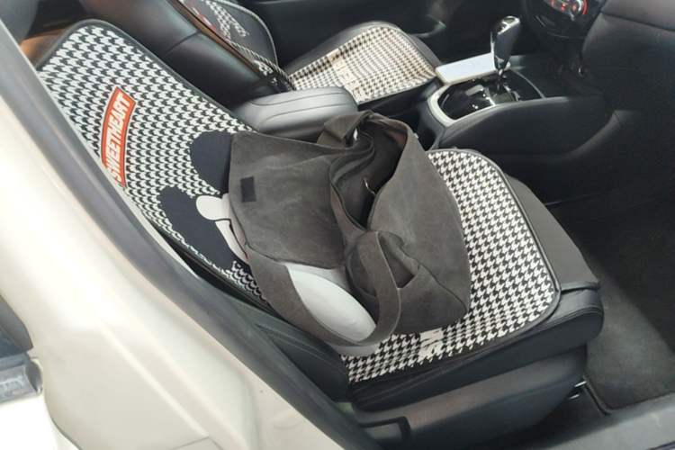 Used Nissan X-Trail 2017 2.0L CVT Comfort Edition 2WD Right Front Seat