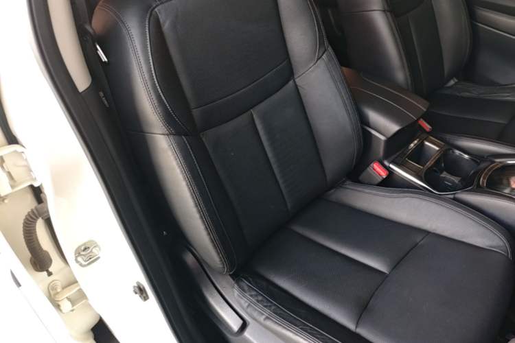 Used Nissan X-Trail 2017 2.0L CVT Comfort Edition 2WD Right Front Seat