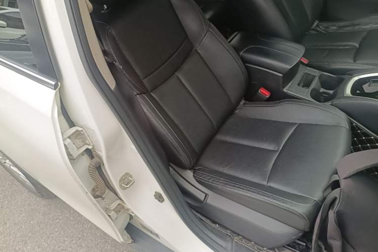 Used Nissan X-Trail 2017 2.0L CVT 7-Seater Comfort Edition 2WD Right Front Seat