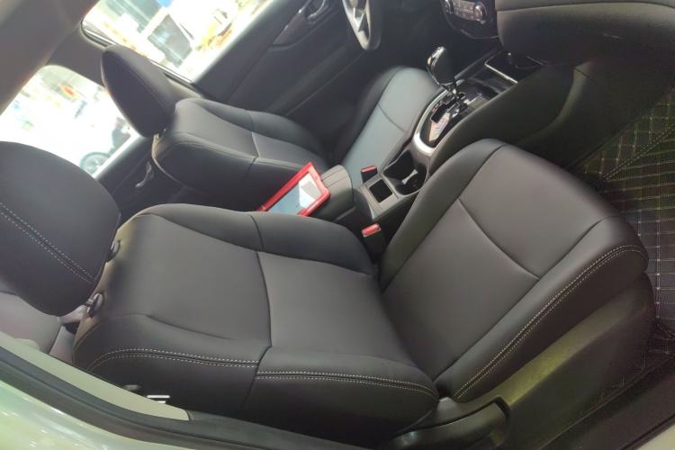 Used Nissan X-Trail 2017 2.0L CVT Fashion Edition 2WD Right Front Seat
