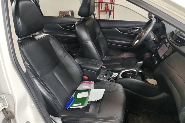 Used Nissan X-Trail 2017 2.0L CVT Comfort Edition 2WD Right Front Seat