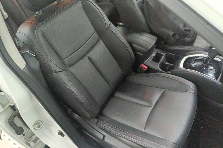 Used Nissan X-Trail 2017 2.0L CVT Comfort Edition 2WD Right Front Seat