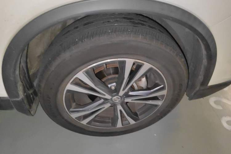 Used Nissan X-Trail 2017 2.5L CVT Luxury Edition 4WD Right Front Wheel Hub