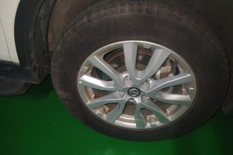 Used Nissan X-Trail 2017 2.0L CVT Comfort Edition 2WD Right Front Wheel Hub