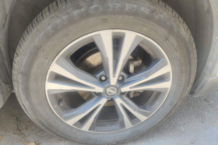 Used Nissan X-Trail 2017 2.5L CVT Luxury Edition 4WD Right Front Wheel Hub