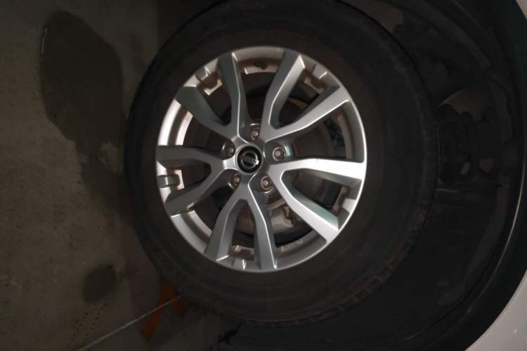 Used Nissan X-Trail 2017 2.0L CVT Comfort Edition 2WD Right Front Wheel Hub