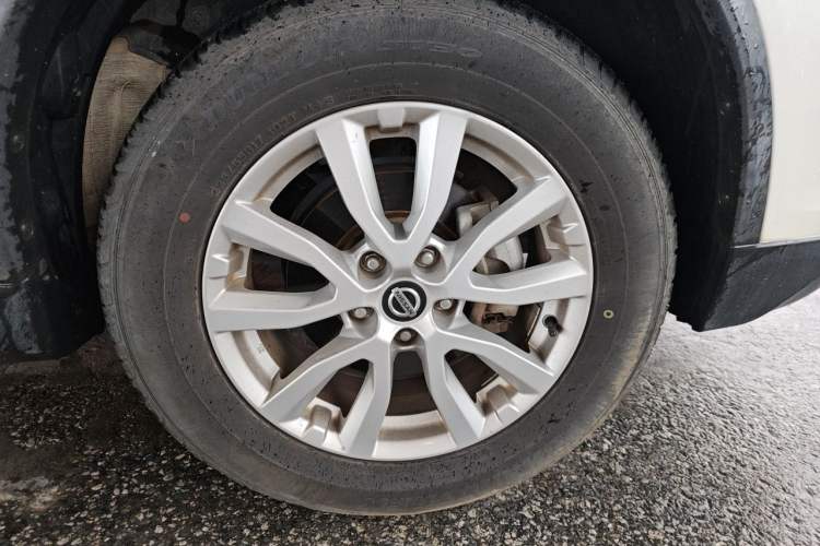 Used Nissan X-Trail 2017 2.0L CVT Comfort Edition 2WD Right Front Wheel Hub