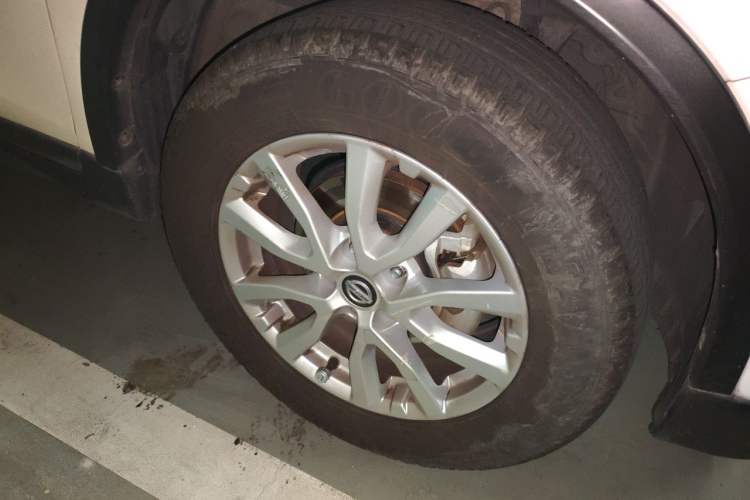 Used Nissan X-Trail 2017 2.0L CVT Comfort Edition 2WD Right Front Wheel Hub