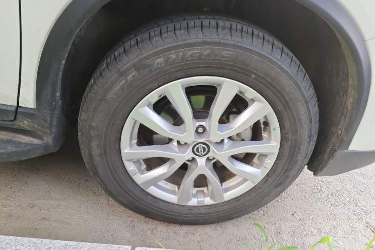 Used Nissan X-Trail 2017 2.0L CVT Comfort Edition 2WD Right Front Wheel Hub