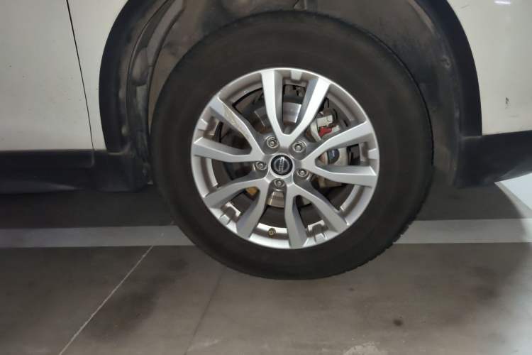 Used Nissan X-Trail 2017 2.0L CVT Comfort Edition 2WD Right Front Wheel Hub