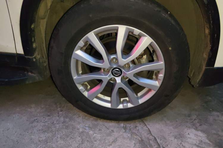 Used Nissan X-Trail 2017 2.0L CVT Comfort Edition 2WD Right Front Wheel Hub