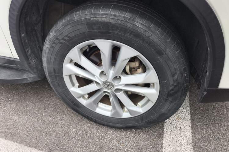 Used Nissan X-Trail 2017 2.0L Manual Classic Edition 2WD Right Front Wheel Hub