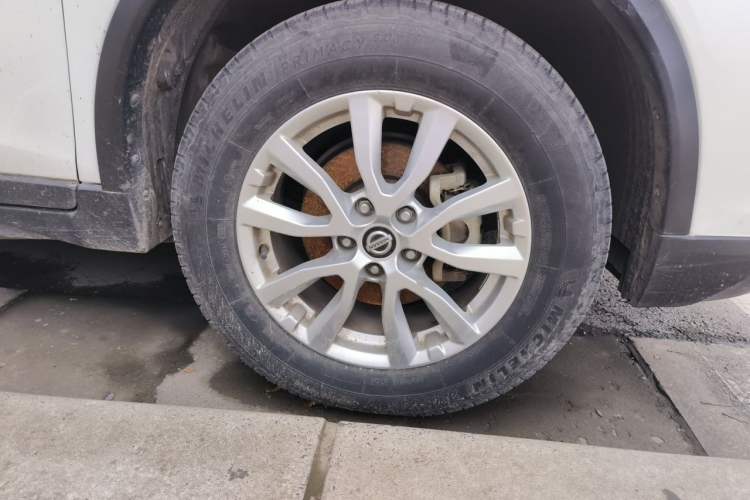 Used Nissan X-Trail 2017 2.0L CVT Comfort Edition 2WD Right Front Wheel Hub