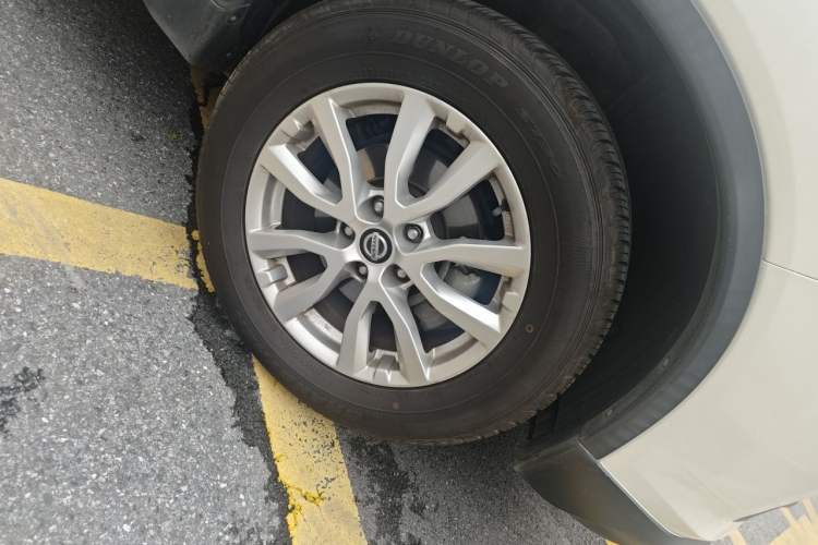 Used Nissan X-Trail 2017 2.0L CVT Comfort Edition 2WD Right Front Wheel Hub