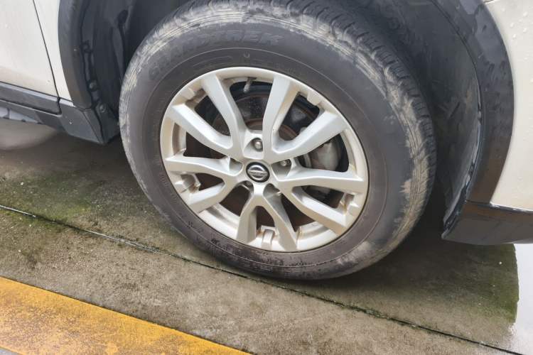 Used Nissan X-Trail 2017 2.0L CVT Comfort Edition 2WD Right Front Wheel Hub